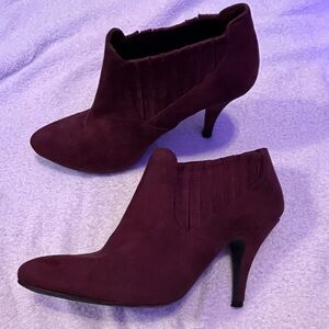 A.N.A. BURGUNDY ANKLE HEELED BOOT~7.5 NWOT